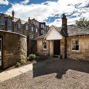  Lodge Trinity Lodge, House With The Private Garden In