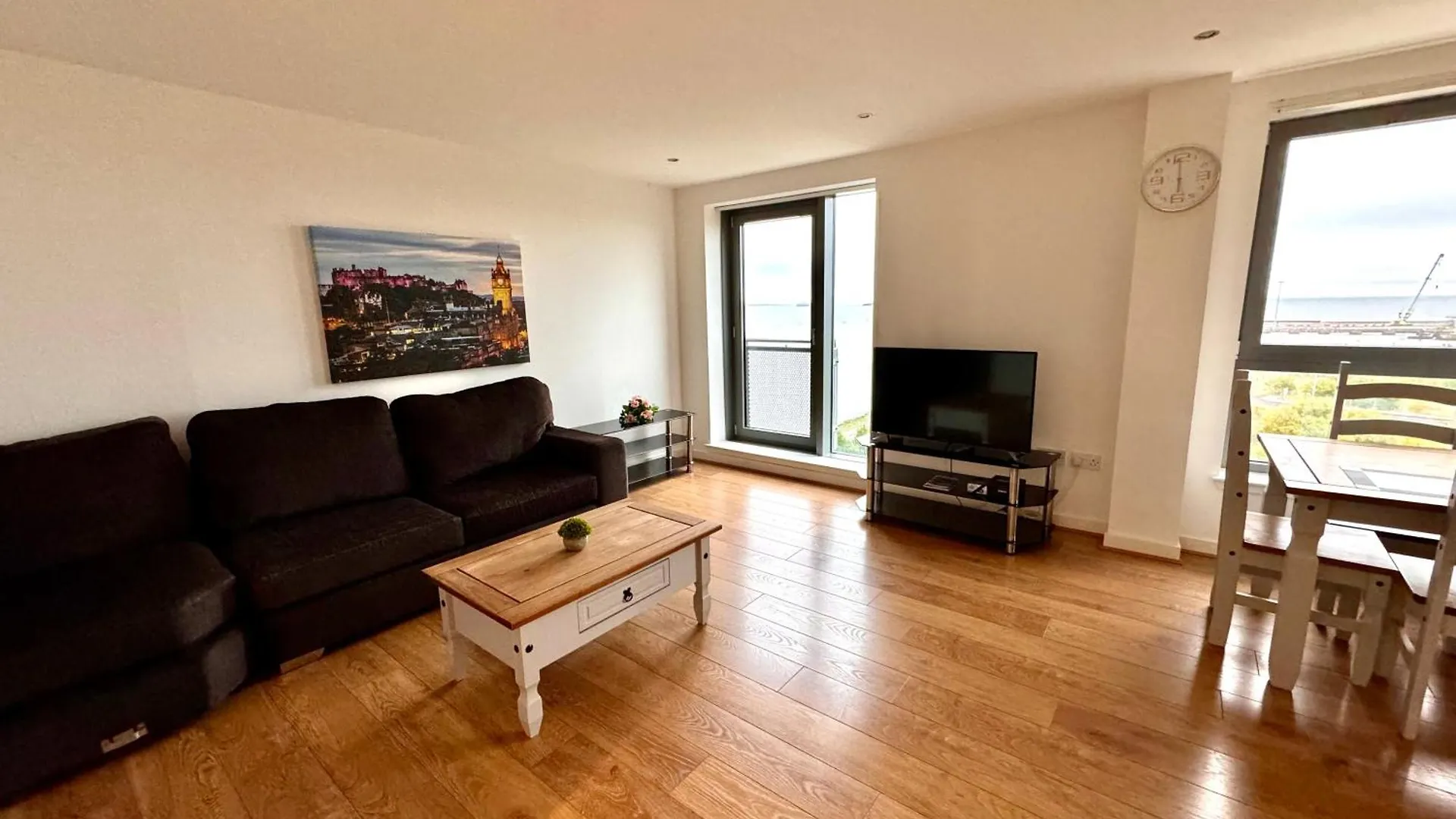Britannia Apartments 0*, Edinburgh